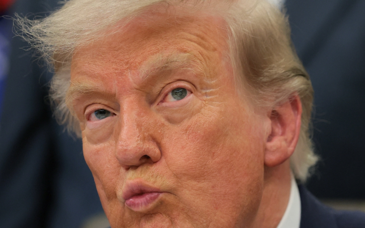 Trump amenaza con golpear 'duro' a Irán tras ataques contra bases de EE. UU. en Jordania