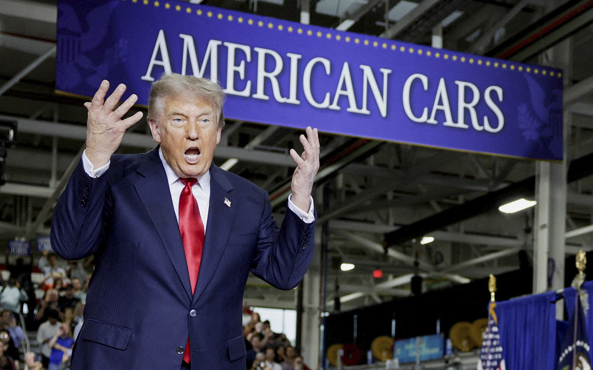 Trump presume que su política arancelaria frena los negocios que van a 'Me-ji-jo'