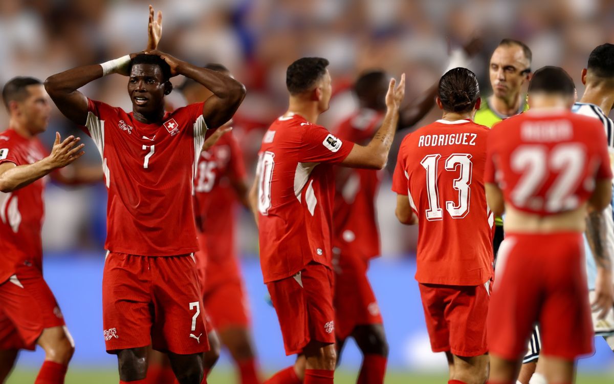 ¿Fue un error? IFAB identifica falla en el protocolo del VAR por la expulsión de Embolo ante Argentina