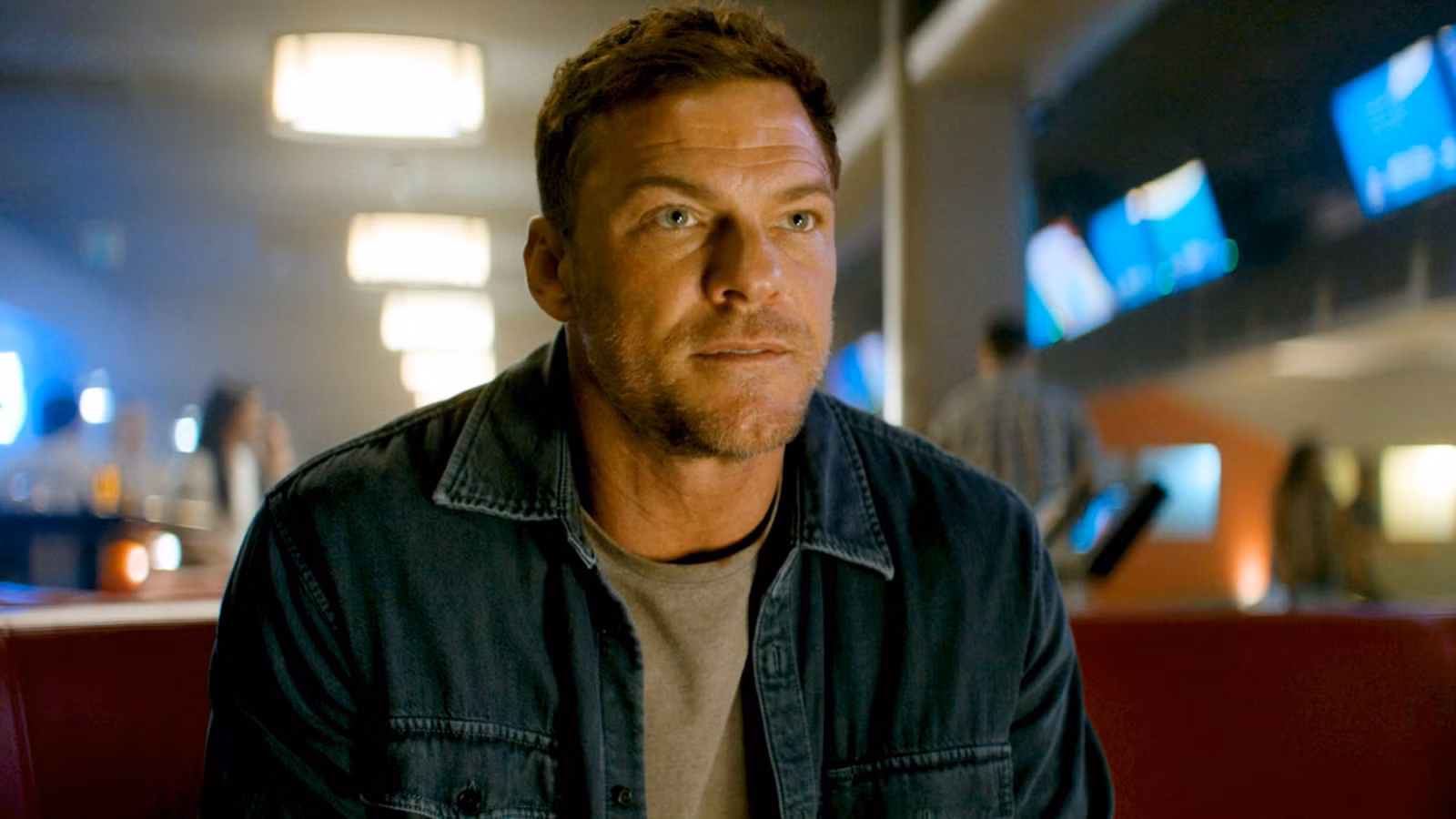 Es oficial: la mayor debilidad de Reacher es pensar con sus pantalones