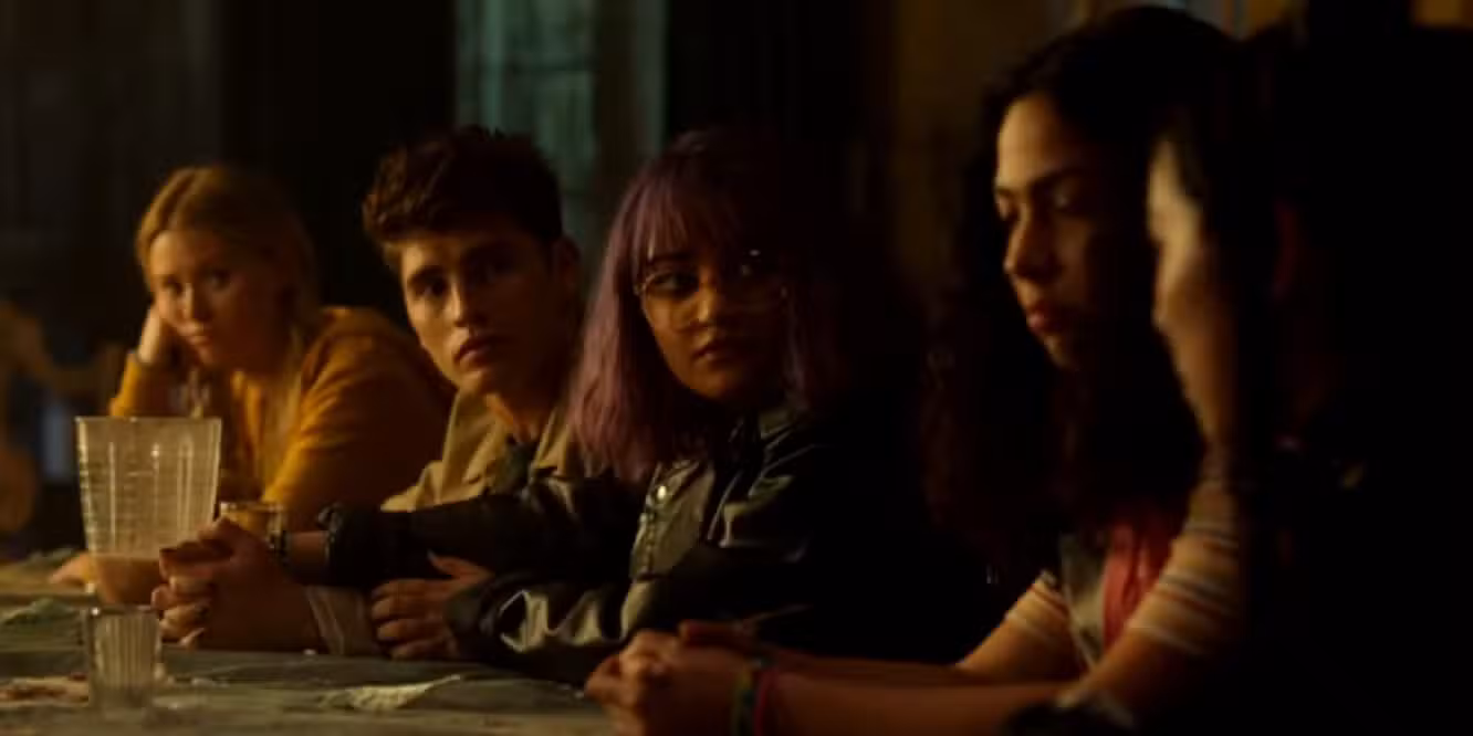 Virginia Gardner, Gregg Sulkin, Ariela Barer, Allegra Acosta y Lyrica Okano como Marvel's Runaways