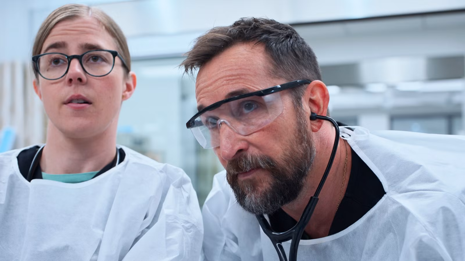 La temporada 3 de Pitt confirma oficialmente un papel más importante para el personaje clave