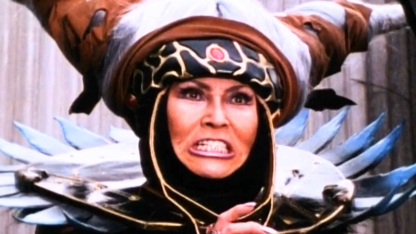 Power Rangers revela el nuevo disfraz de Rita Repulsa y sorprenderá a los niños de los 90