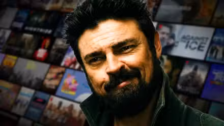 Billy Butcher de Karl Urban sonriendo ante un collage de series de Netflix.