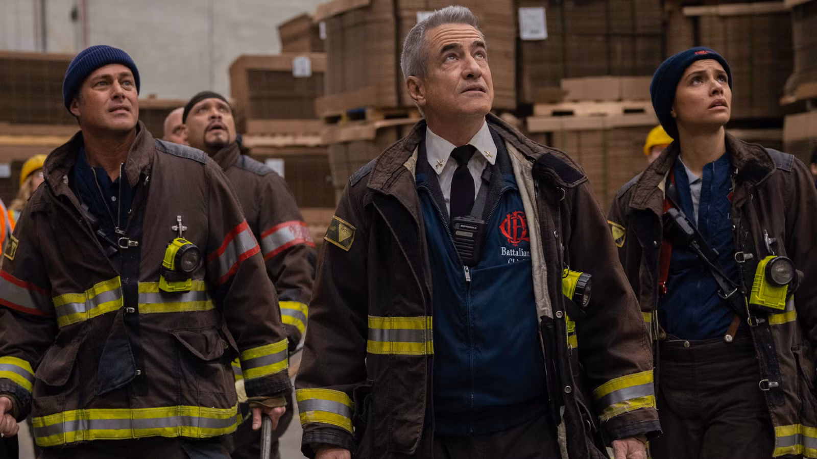 La temporada 15 de Chicago Fire explora más candidatos de Firehouse 51 en medio de una reestructuración del reparto