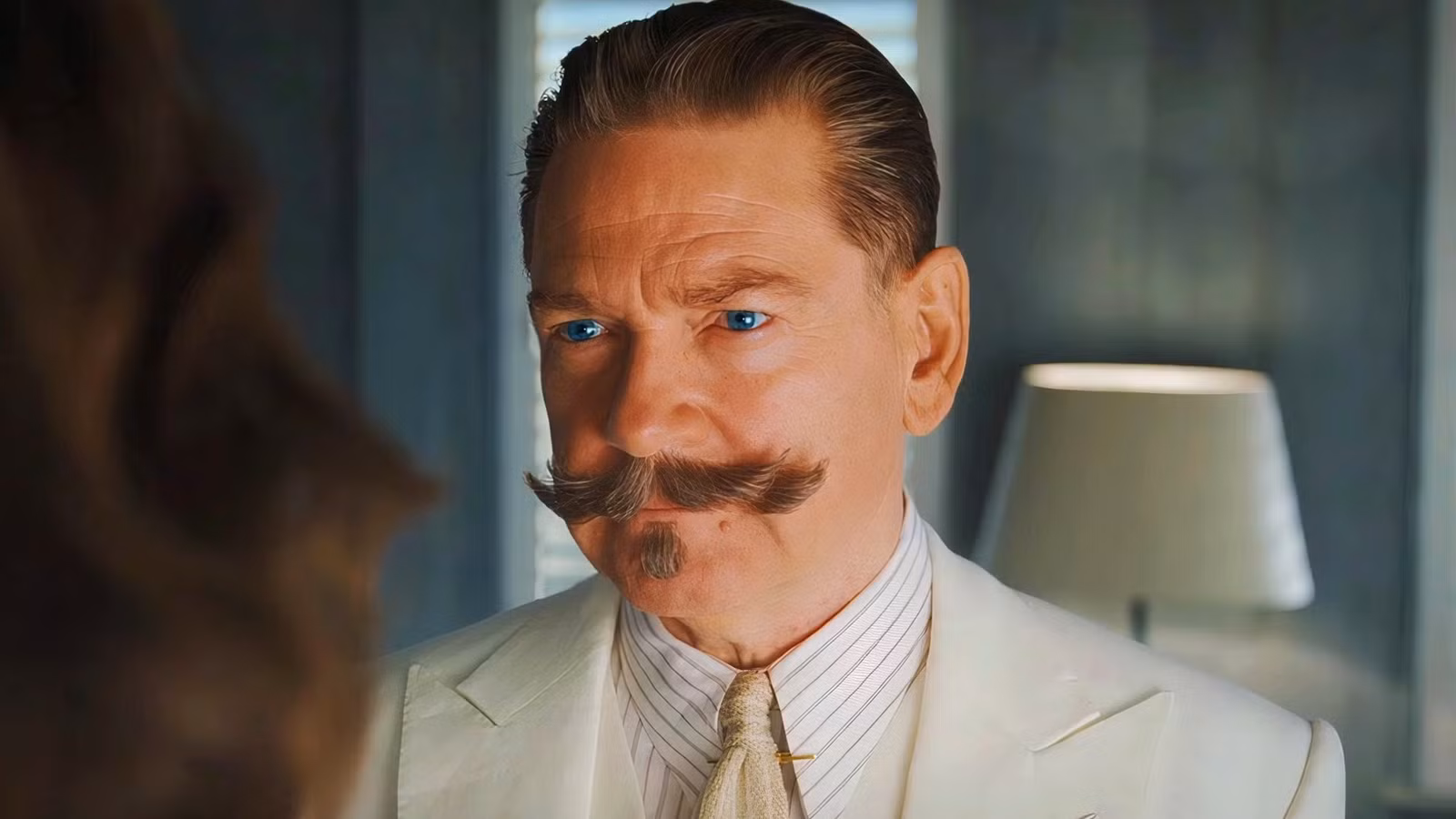 La nueva serie de detectives de la BBC de Agatha Christie revela el primer vistazo al Hércules Poirot más joven de la historia