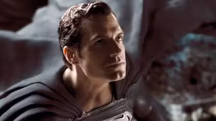Superman a punto de empezar a volar en La Liga de la Justicia de Zack Snyder