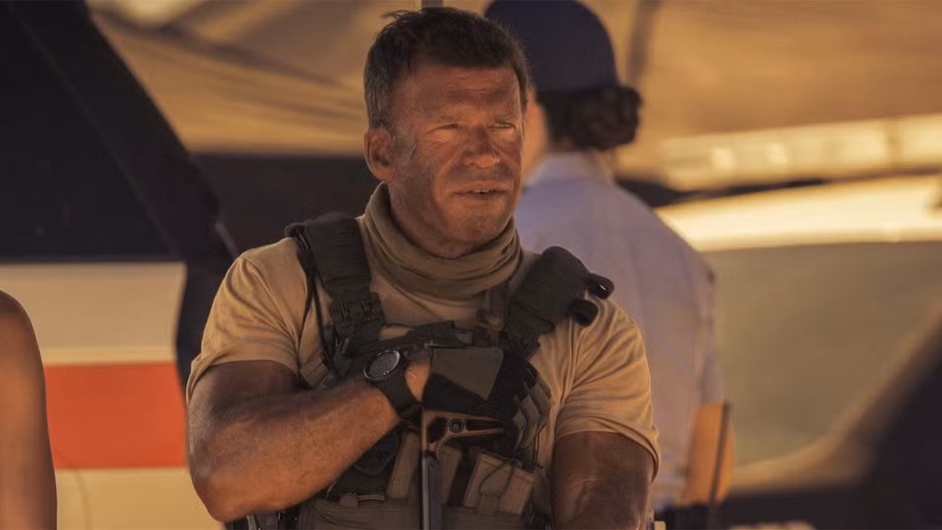 Taylor Sheridan como Cody detrás de escena de Lioness