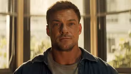 Alan Ritchson como Reacher en la temporada 4 de Reacher