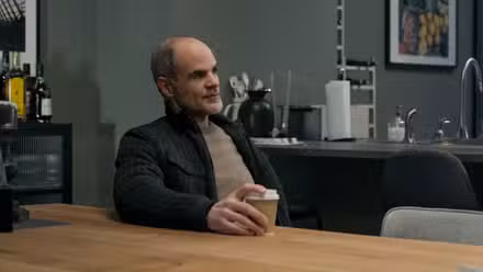 Michael Kelly como Mike November en Jack Ryan de Tom Clancy