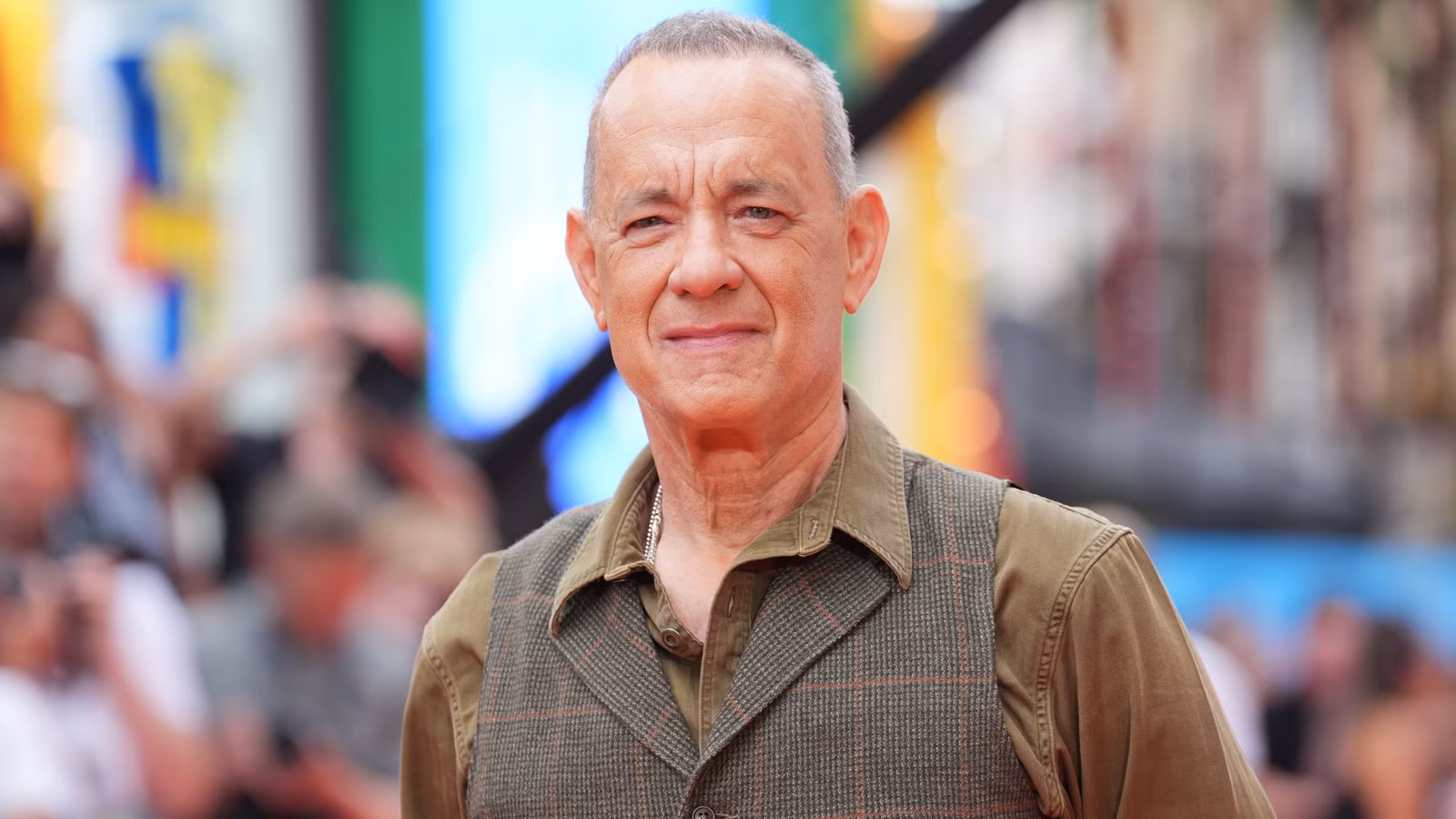 Warner Bros. y Tom Hanks en conversaciones para adaptar la película de novela de ficción más vendida con 3,5 millones de copias vendidas