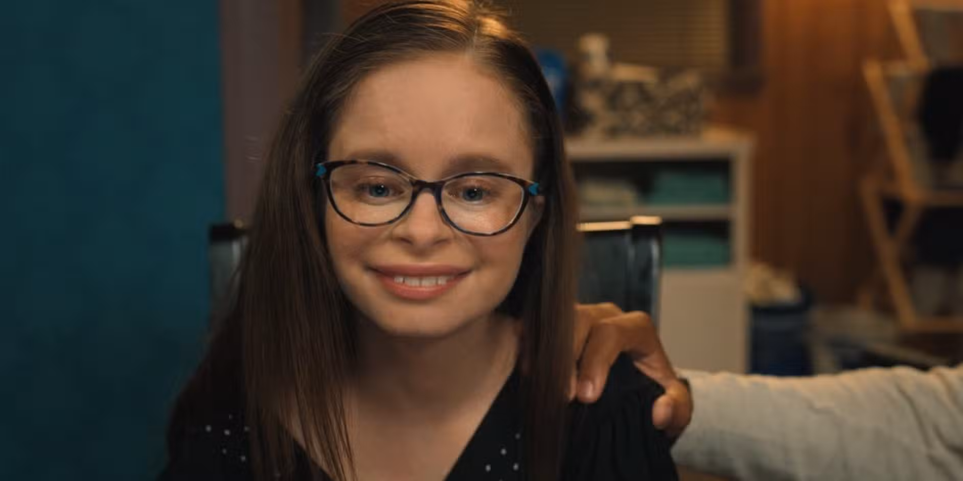 Natalia Grace (Imogen Faith Reid) luce feliz en el episodio 8 de Good American Family
