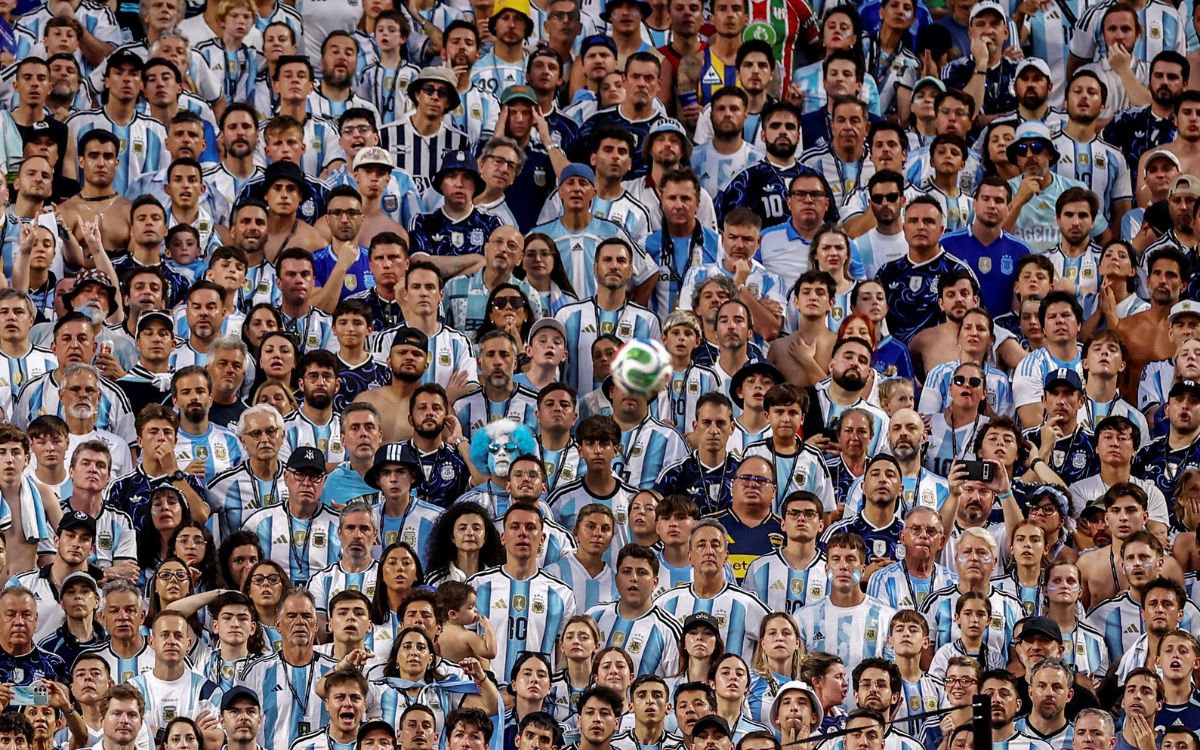 AFA considera 'exageradas' sanciones de la FIFA y pide al público mejorar comportamiento