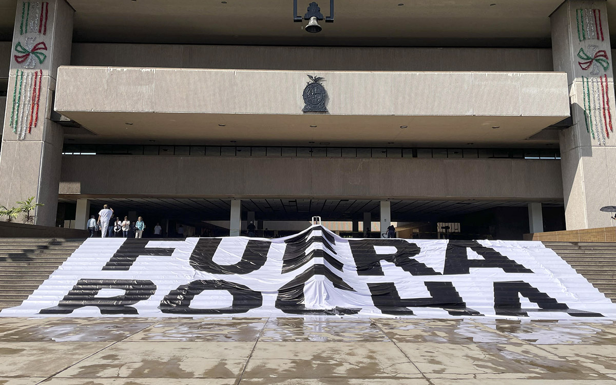 Aristegui en Vivo: EE.UU. pide evitar Mexicali por 'amenaza'; en vilo, sustituto de Rocha Moya; ataque a periodistas en Veracruz (25/08/2026)