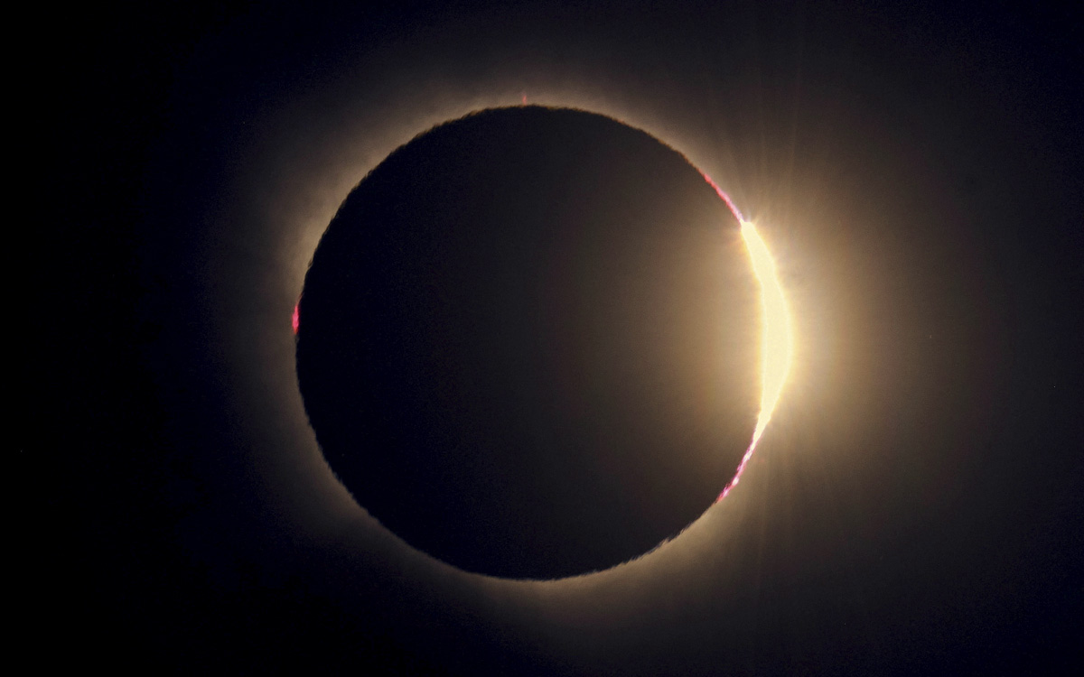 Aristegui en Vivo: SCJN blinda bloqueos de la UIF; detienen a excolaborador de 'Alito'; eclipse maravilla al mundo (13/08/2026)