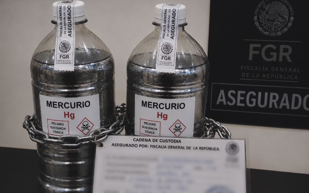 Cae persona con 1.2 litros de mercurio en Querétaro