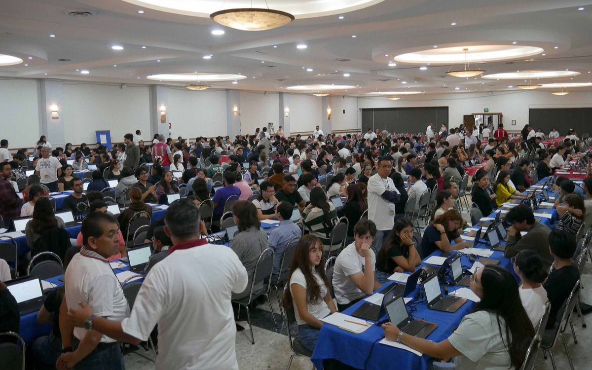 Concluye en León y Oaxaca examen presencial de la UNAM tras polémica por uso de IA