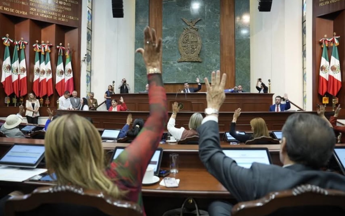Congreso de Sinaloa pospone sesión para definir al gobernador interino