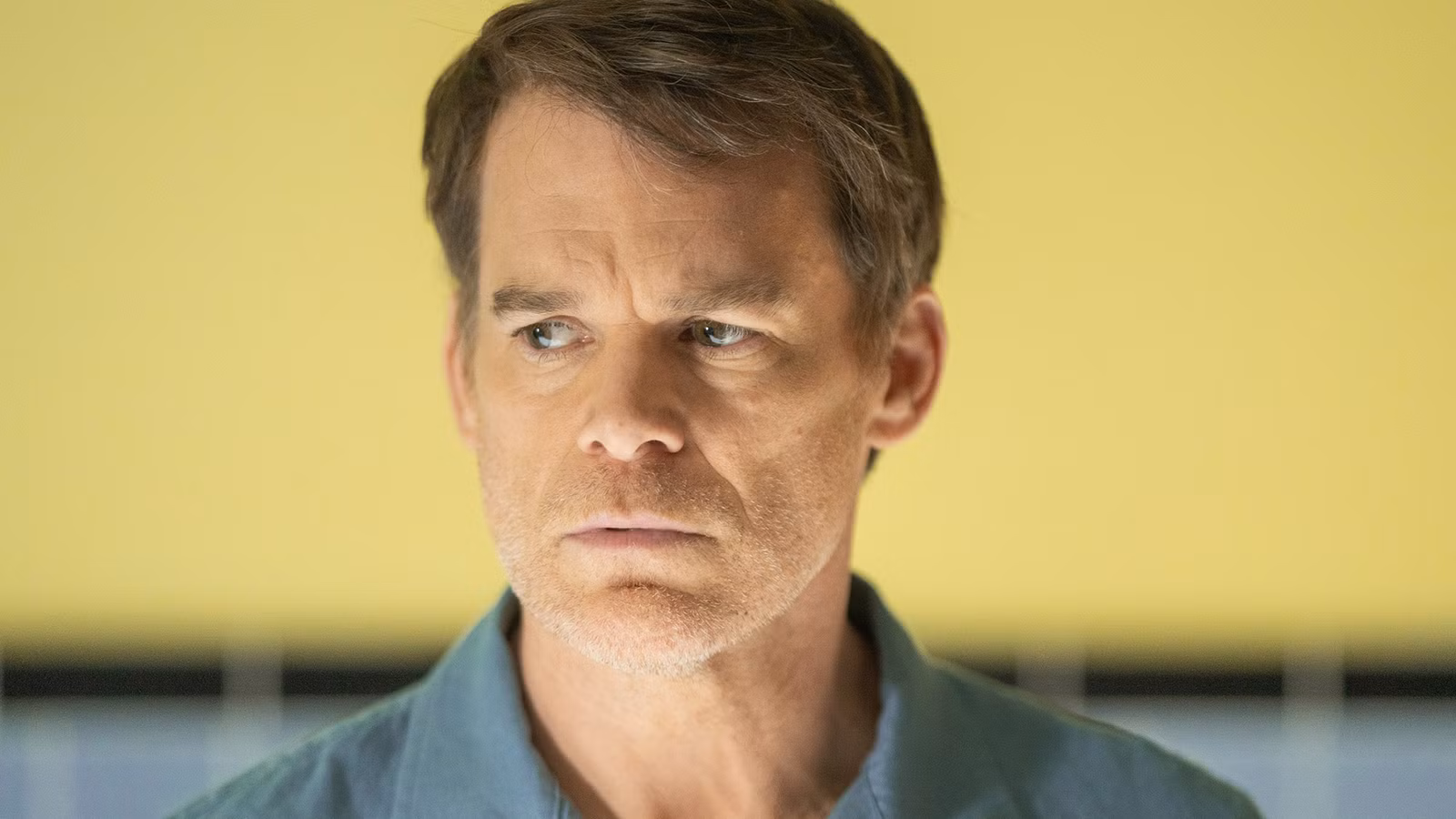 Dexter Morgan cambia de profesión en las nuevas fotos del set de la temporada 2 de Resurrection