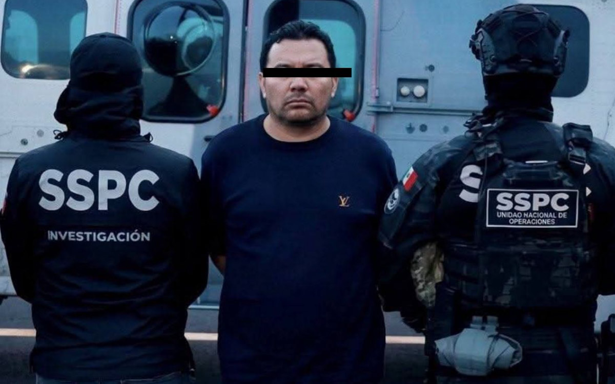 Dictan prisión preventiva a ‘El R1’, presunto autor intelectual del asesinato de Carlos Manzo