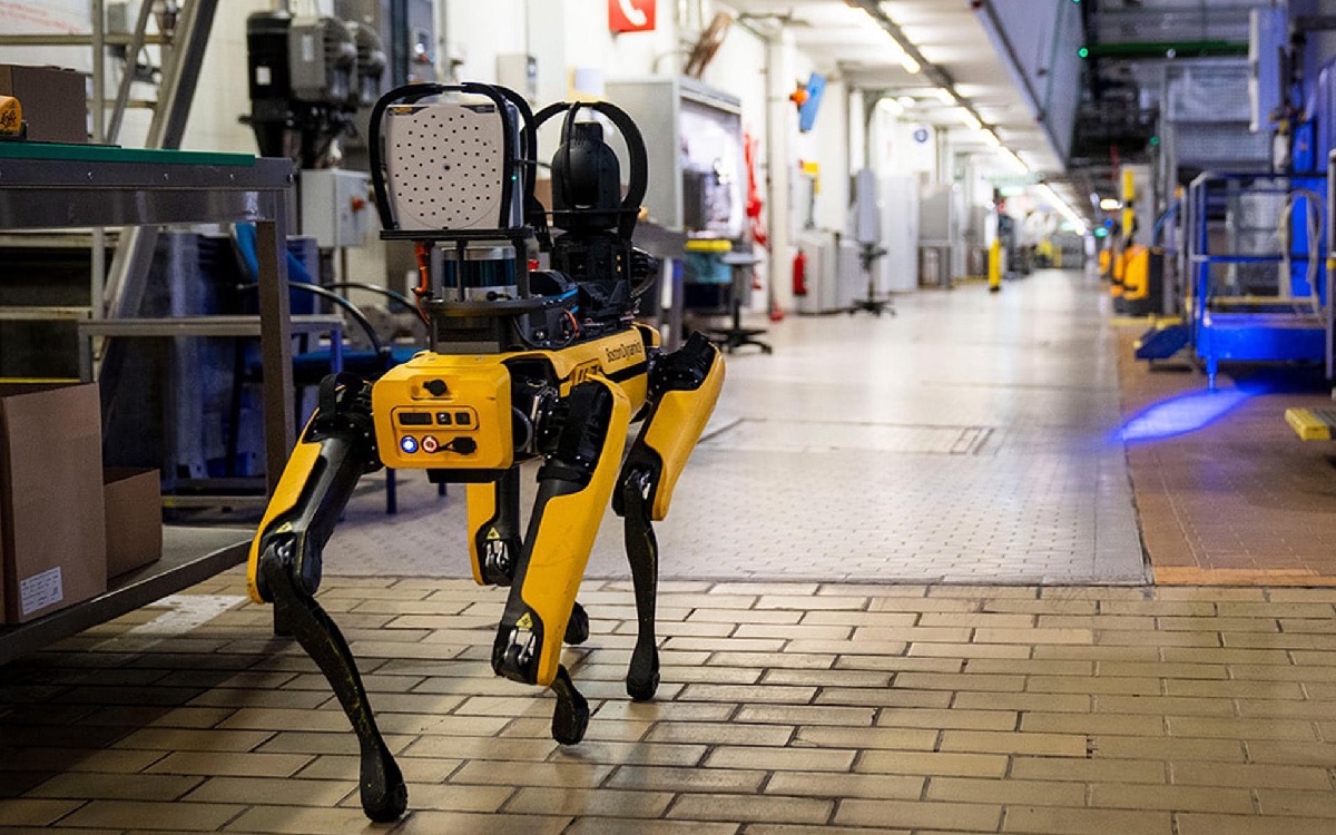 EE.UU. invertirá 2 millones de dólares en perros robots para ICE