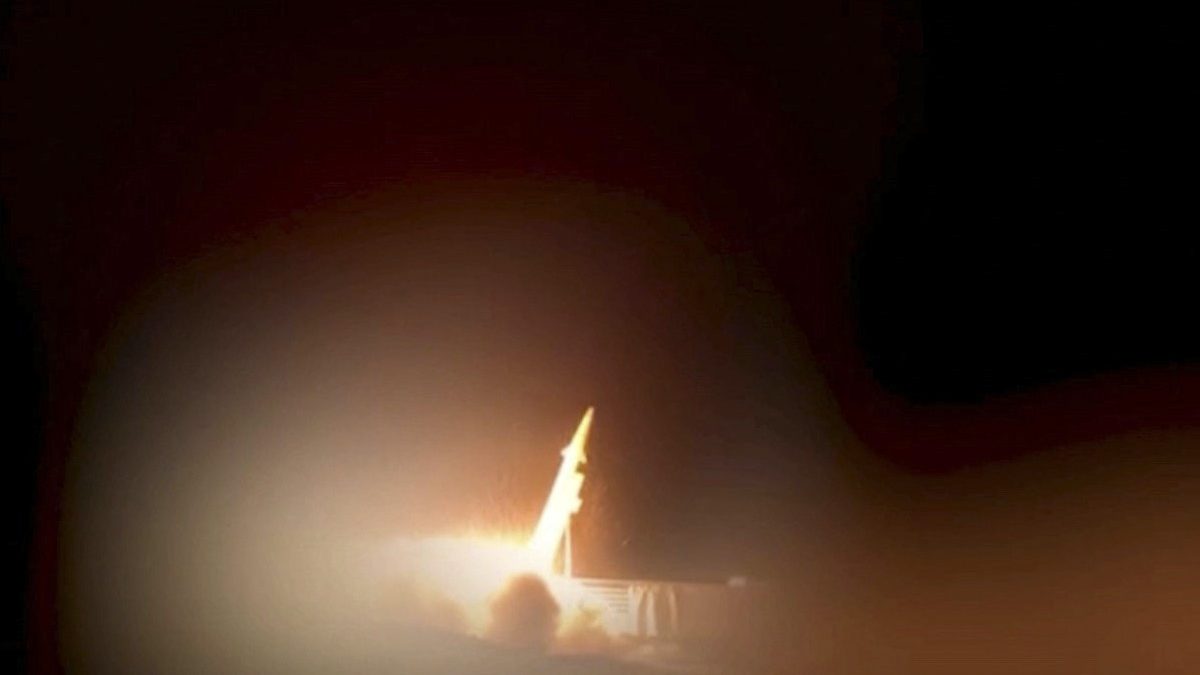Irán ataca bases de EE.UU. en Jordania y EAU tras el bombardeo estadounidense de Larak