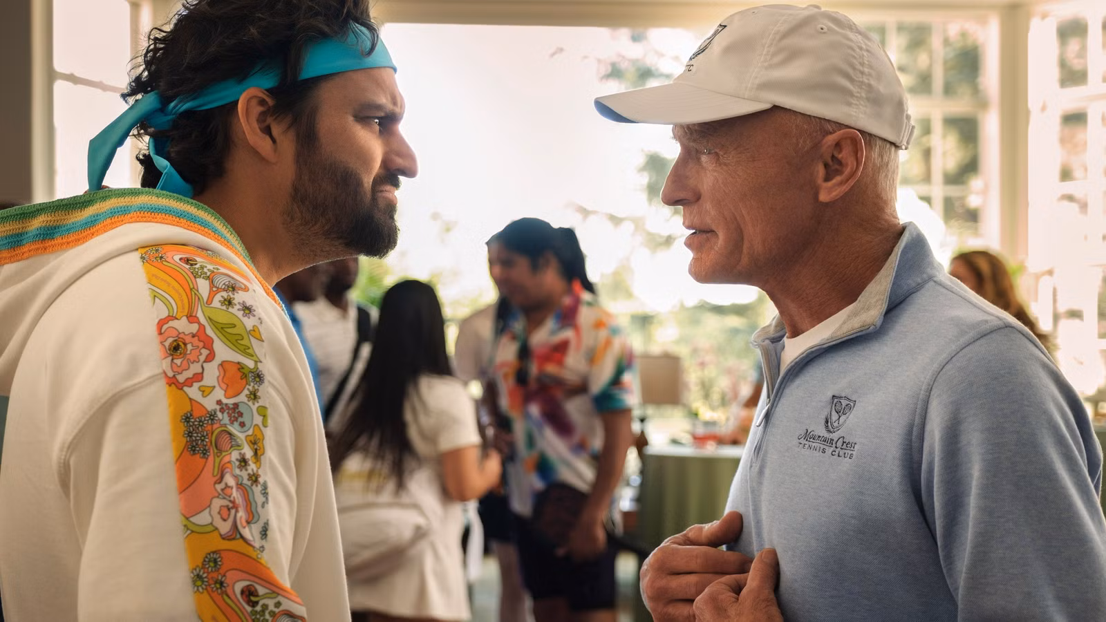 Jake Johnson y Aaron Chen de The Dink revelan qué deportes los hacen más competitivos