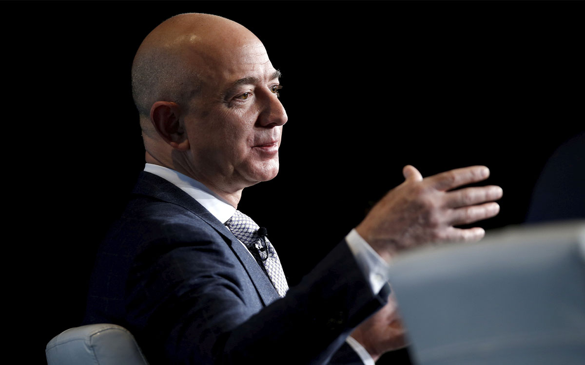 Jeff Bezos estaría cerca de ser copropietario del Liverpool