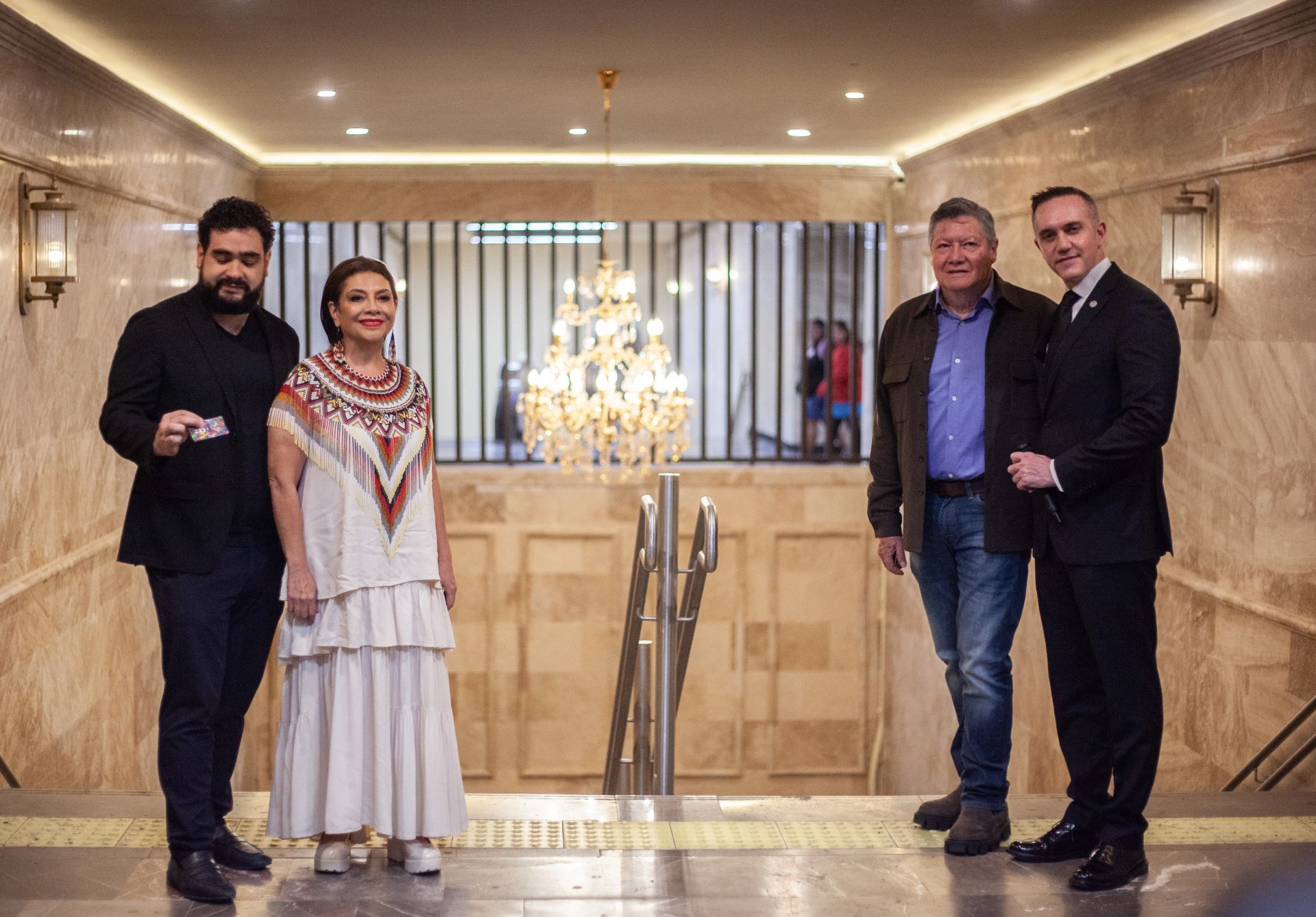 Metro se resiste a publicar contrato de candelabros y obras en Hidalgo