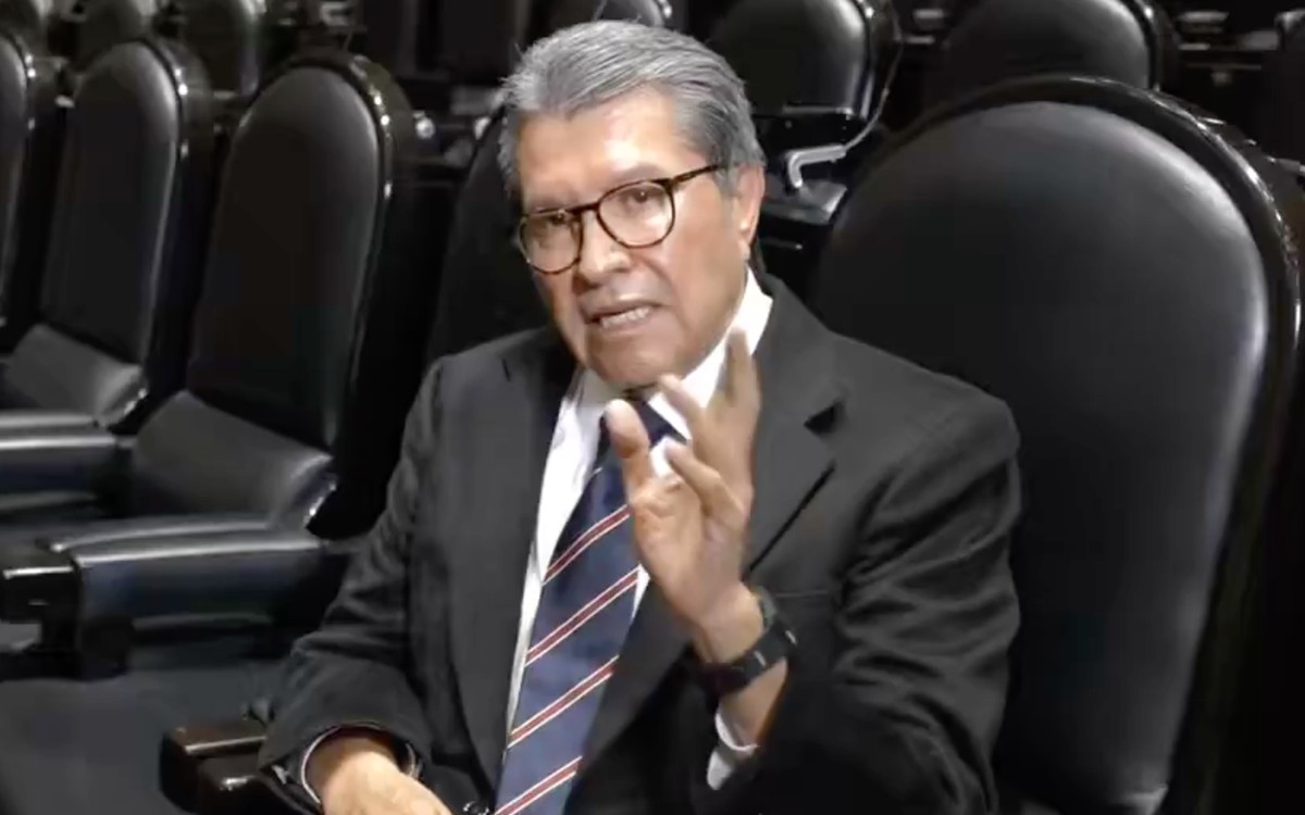 Monreal pide a Rocha que reconsidere y pida licencia otra vez