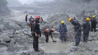 Nepal eleva a 903 los muertos y a 4,247 los desaparecidos por la devastadora riada