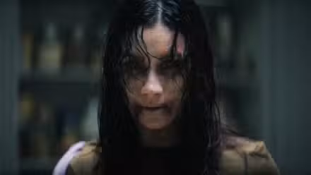 Thya como Deadite en Evil Dead Burn