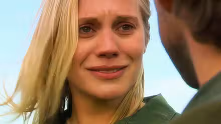 Starbuck se despide entre lágrimas de Lee en el final de Battlestar Galactica