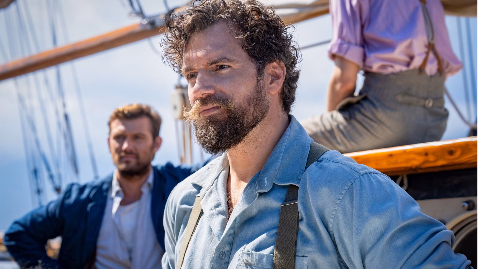 La película subestimada de la Segunda Guerra Mundial de Guy Ritchie y Henry Cavill ahora se transmite gratis