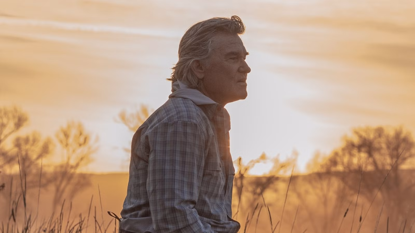 El sorprendente regreso de Kurt Russell en el nuevo western de Taylor Sheridan está perfectamente sincronizado