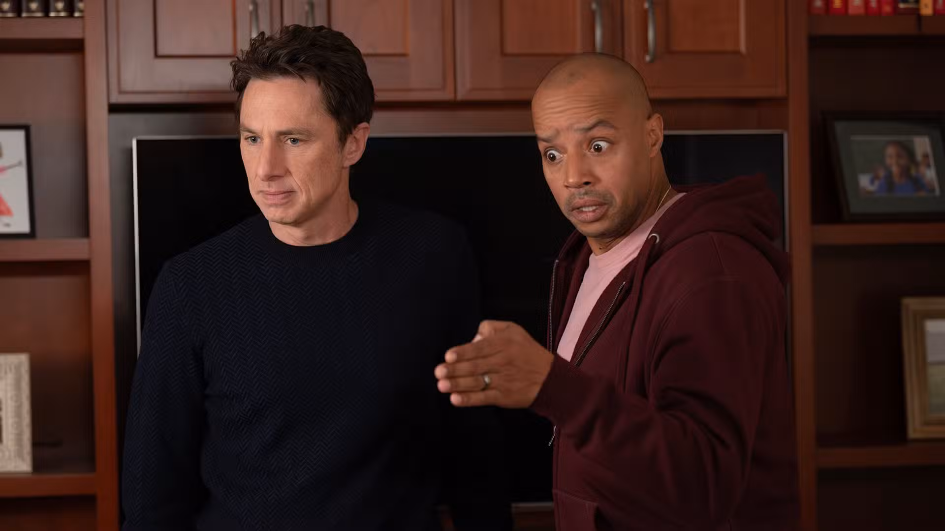 JD y Turk lucen intensos en la temporada 10 de Scrubs