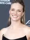 Foto de cabeza de Tracy Spiridakos