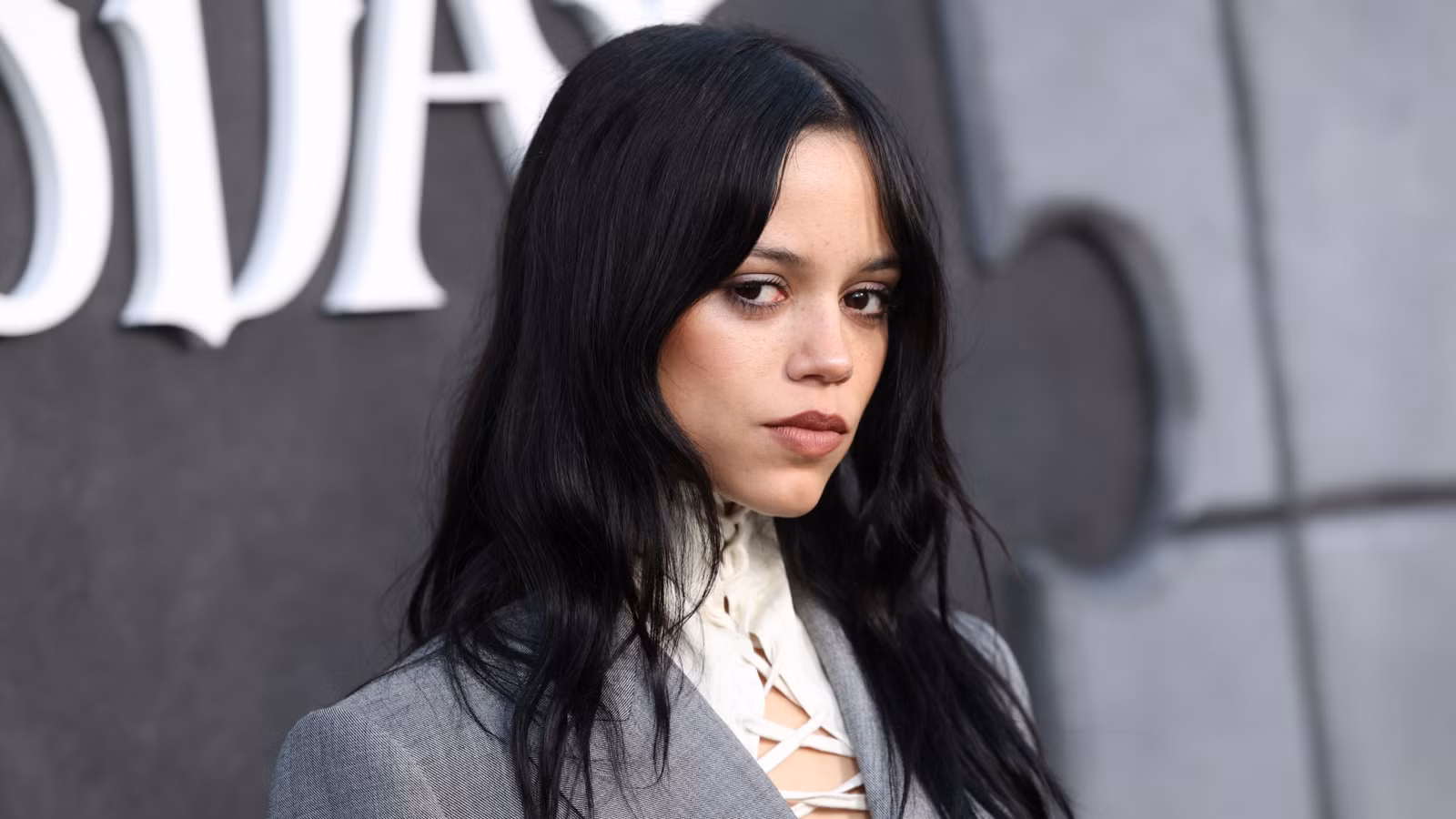 El nuevo thriller de comedia oscura de Jenna Ortega y Natalie Portman tiene oficialmente fecha de estreno en 2026
