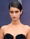 Foto de cabeza de Anya Chalotra en el estreno británico de la tercera temporada de The Witcher