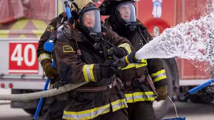 Christian Stolte y David Eigenberg en Chicago Fire