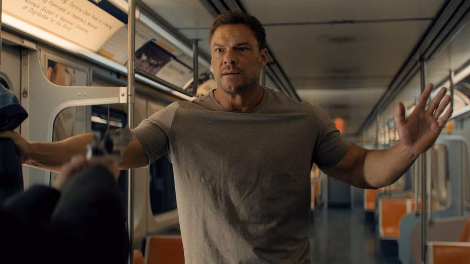 La cuarta temporada de Reacher confirma qué personaje del libro debería interpretar Alan Ritchson a continuación