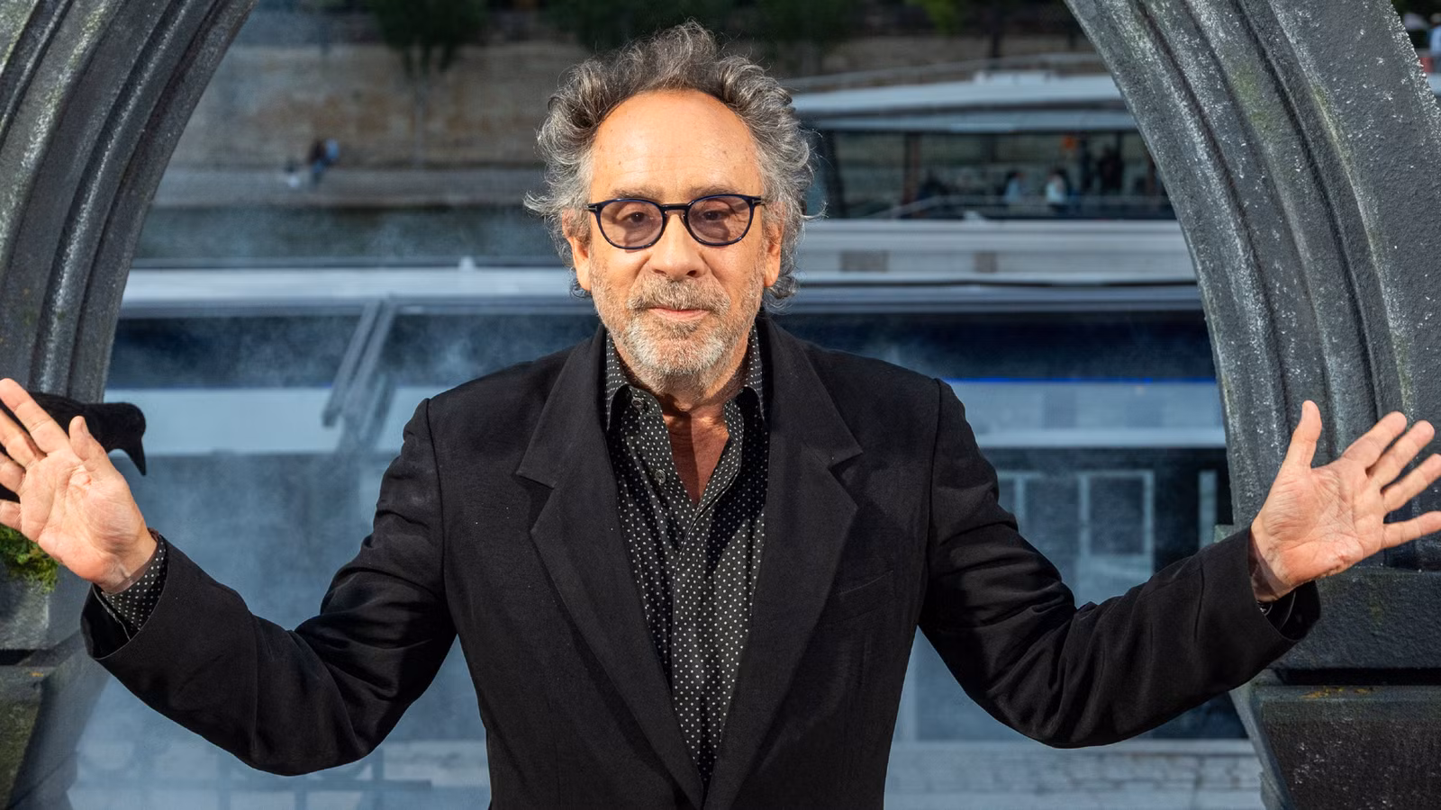 27 años después, el clásico de culto de Tim Burton se transmite gratis antes del reinicio de Sydney Sweeney
