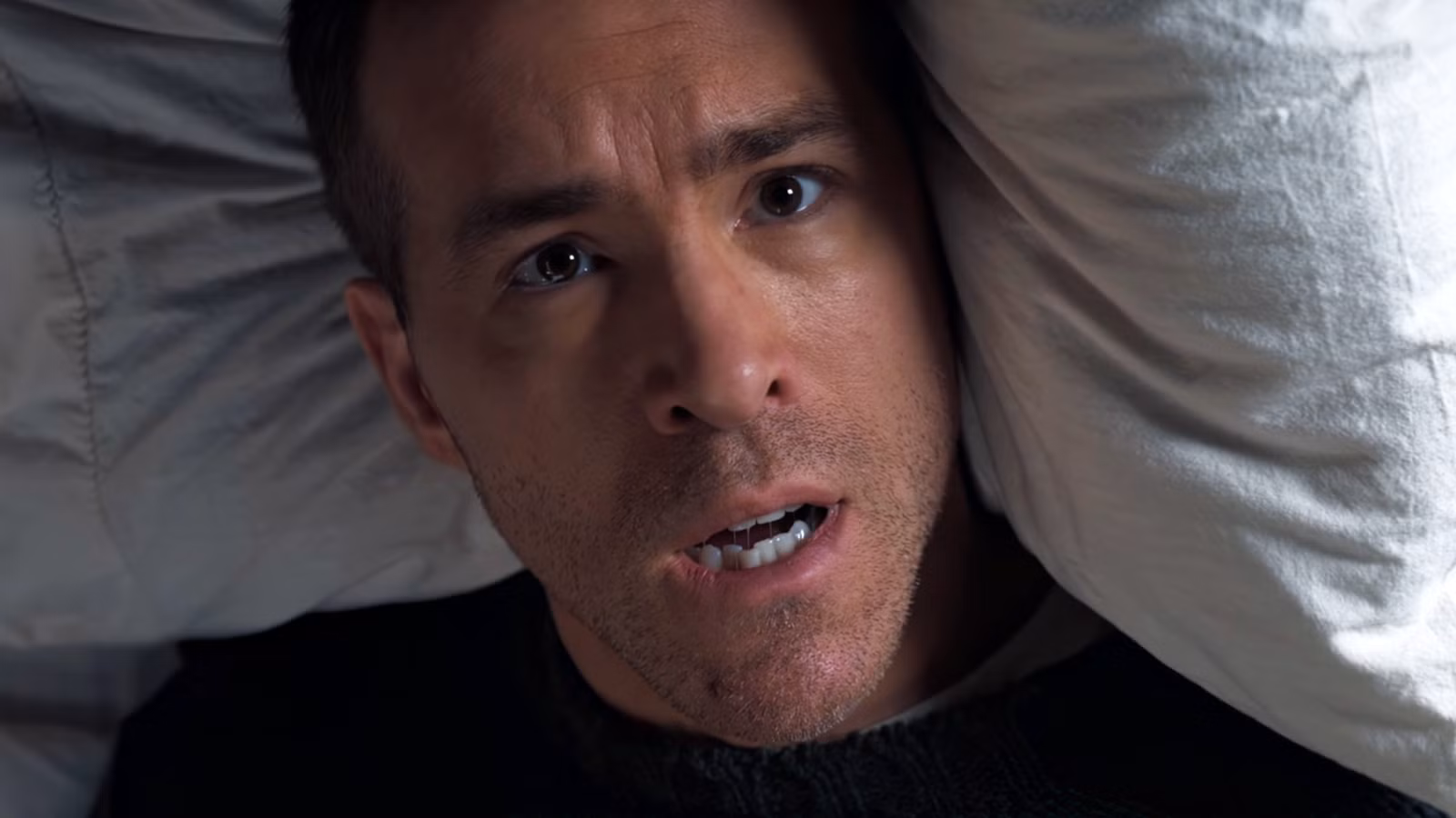La nueva película de acción de 111 minutos de Ryan Reynolds que domina el streaming es una de las mejores del año
