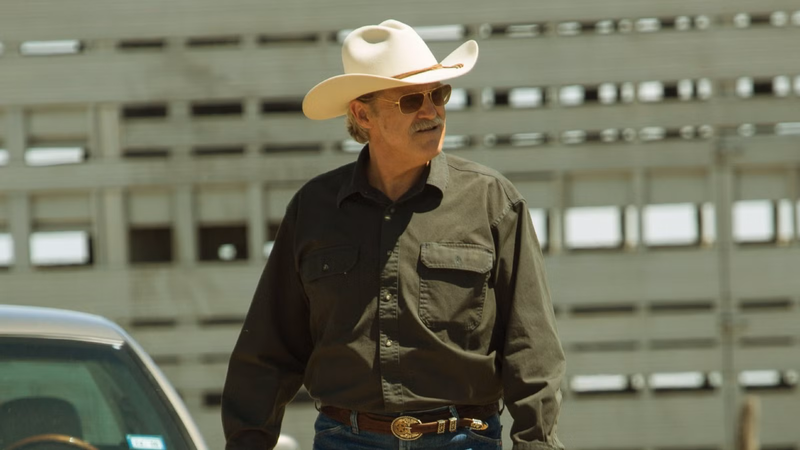Diez años después, el thriller de 102 minutos de Taylor Sheridan es mejor que cualquiera de sus programas del oeste