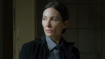 Laura Benanti como Cindy Stephens en la temporada 4 del alcalde de Kingstown