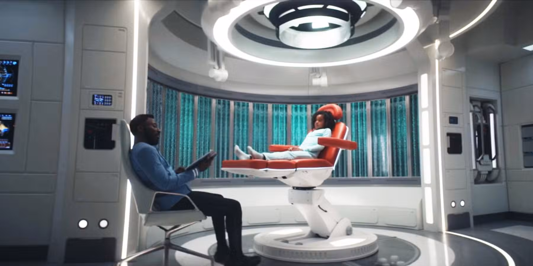 La trágica historia de fondo del Doctor M'Benga en Strange New Worlds