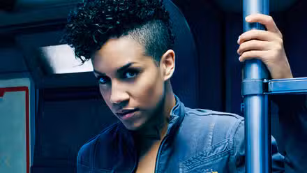 Dominique Tippe como Naomi Nagata en The Expanse