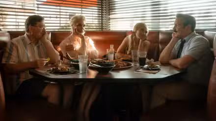 Leslie, Rebecca, Keeley y Ted en la cuarta temporada de Ted Lasso