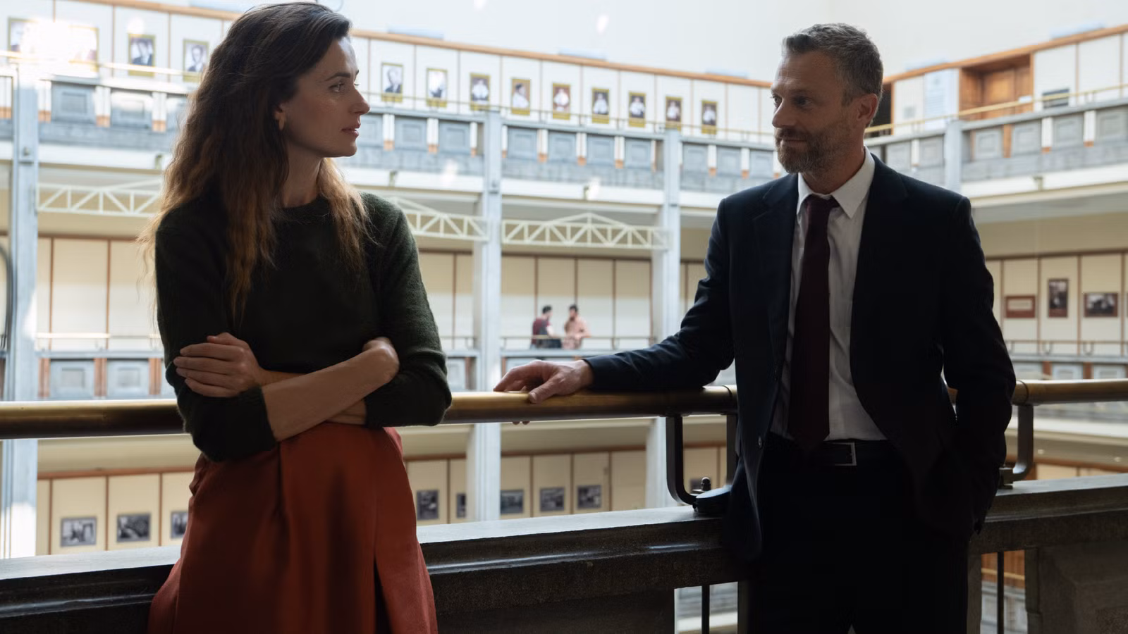 Seis años después, el thriller de Netflix en seis partes de Harlan Coben sigue siendo un atracón perfecto de una noche