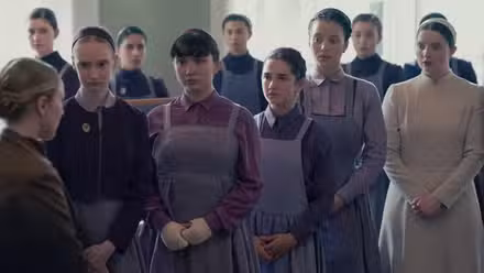 The Testaments todavía presenta a Rowan Blanchard, Mattea Conforti, Chase Infiniti y Lucy Halliday.